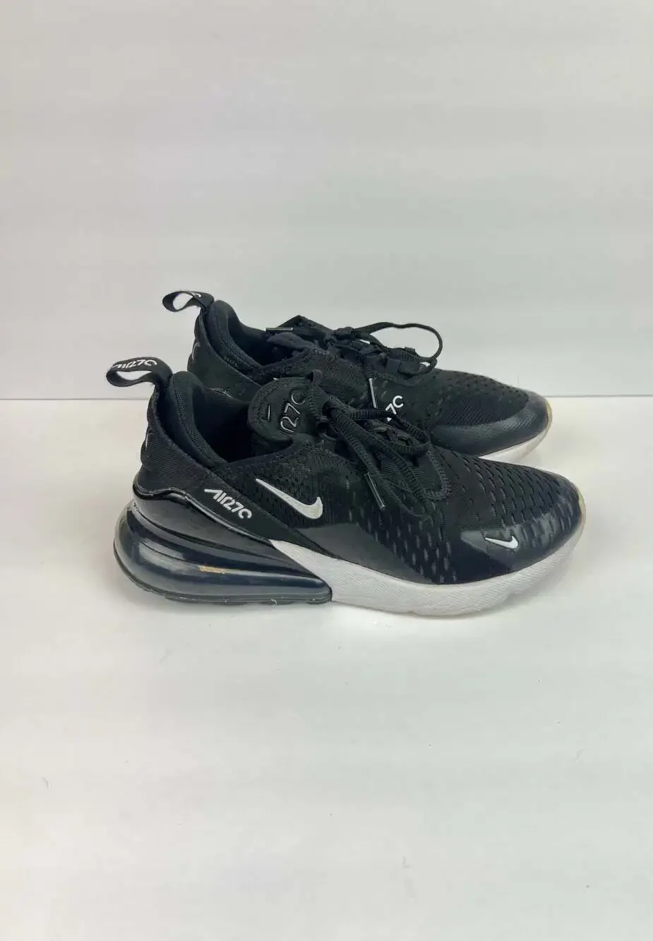 Nike Air Max 270 Black/White Youth Running Shoes (943345-001)